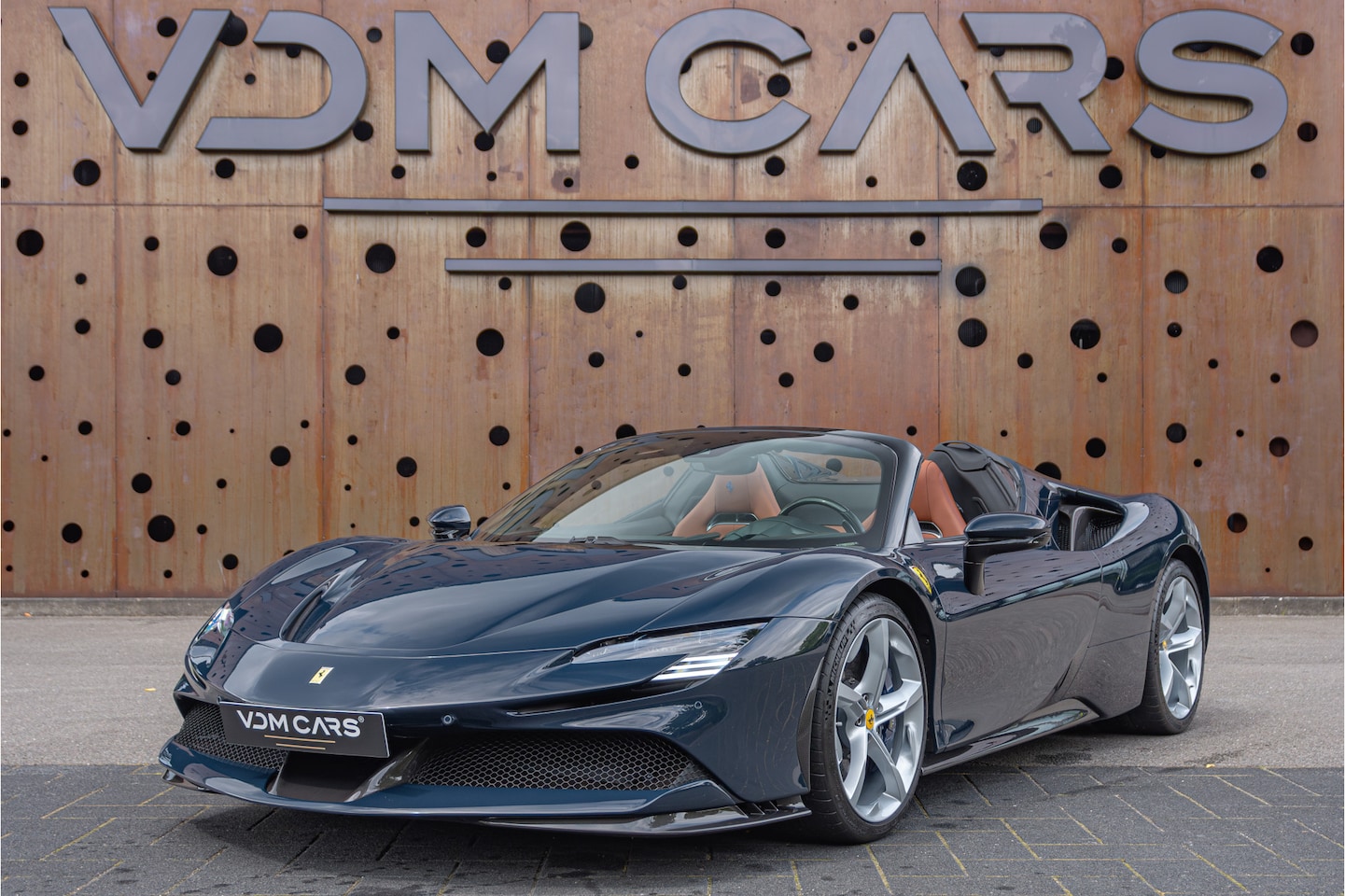 Ferrari SF90 Spider - 4.0 V8 | CARBON (12x) | CarPlay | Lift | AFS | Two-Tone | - AutoWereld.nl