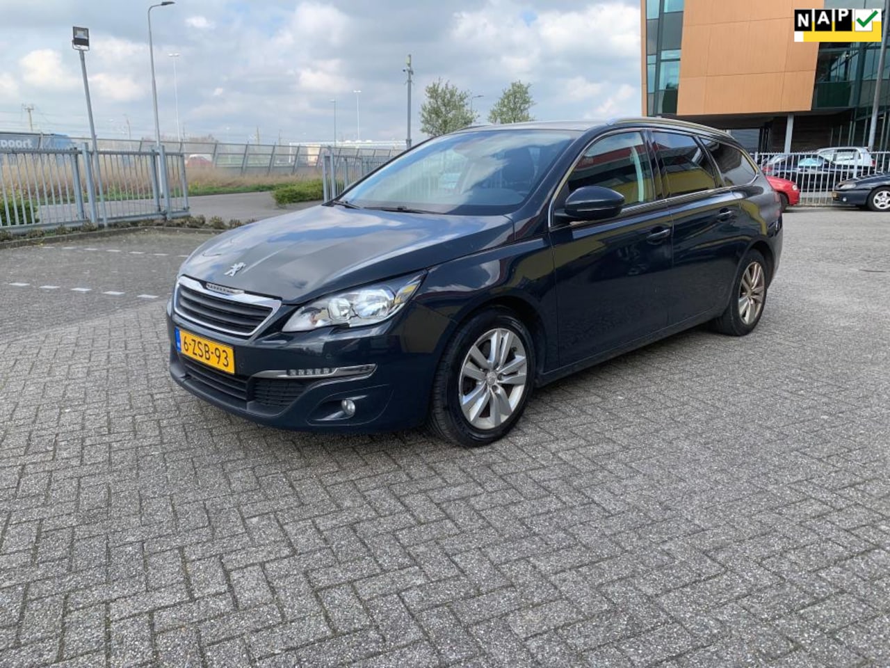 Peugeot 308 SW - 2.0 HDI Executive Aut. 2015 Airco Navi EURO 6 - AutoWereld.nl