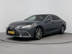 Lexus ES - 300h Business Line Limited | Sunroof | Stoel- en stuurverwarming | Carplay |