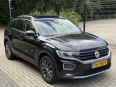Volkswagen T-Roc - 1.5 TSI Style PANO | XENON | LED | BEATS | CARPLAY | LANE | ACC