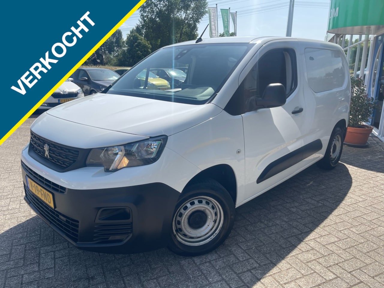 Peugeot Partner - 1.2 110pk, Carplay, Camera, Ramen rechts + achter - AutoWereld.nl