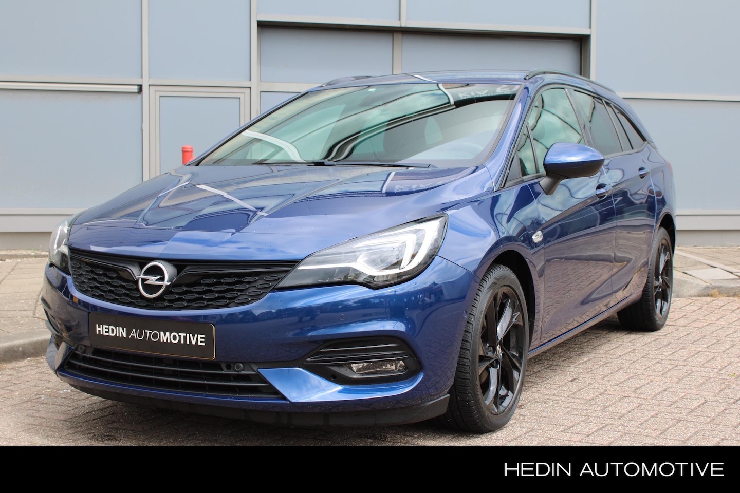 Opel Astra Sports Tourer - 1.2 145pk Ultimate | Navigatie | Alcantara | Trekhaak | 17 Inch Black Gloss LMV - AutoWereld.nl