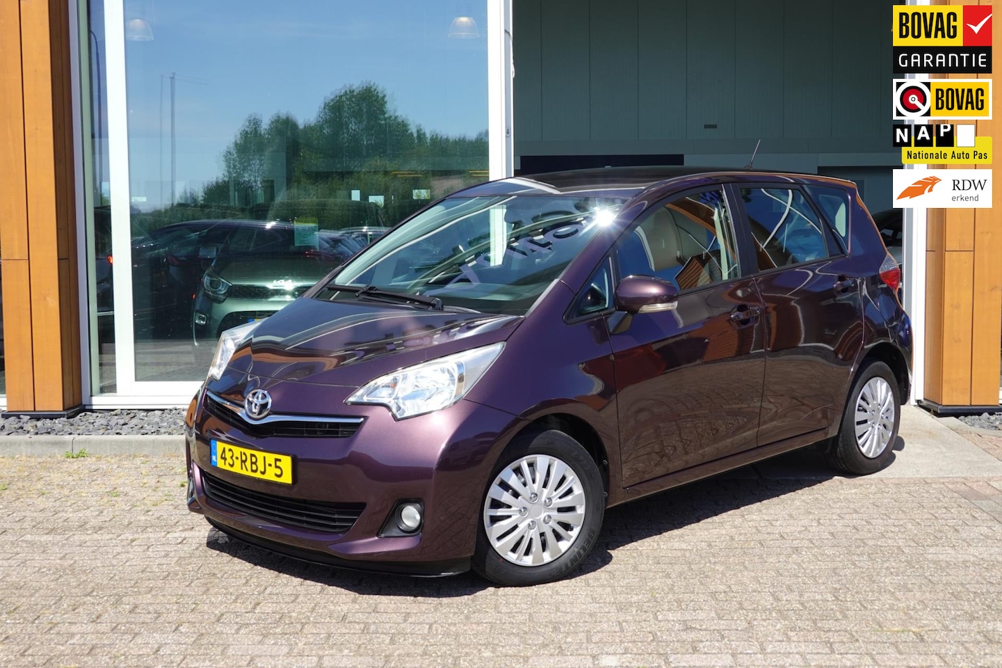 Toyota Verso S - 1.3 VVT-i 100-Pk Aspiration - AutoWereld.nl