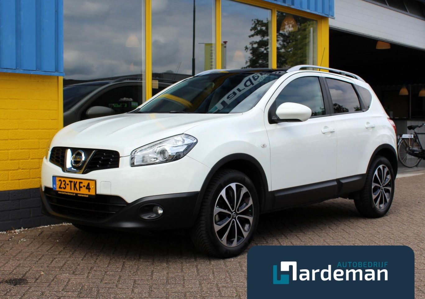 Nissan Qashqai - 1.6 Connect Edition Panorama Trekhaak - AutoWereld.nl
