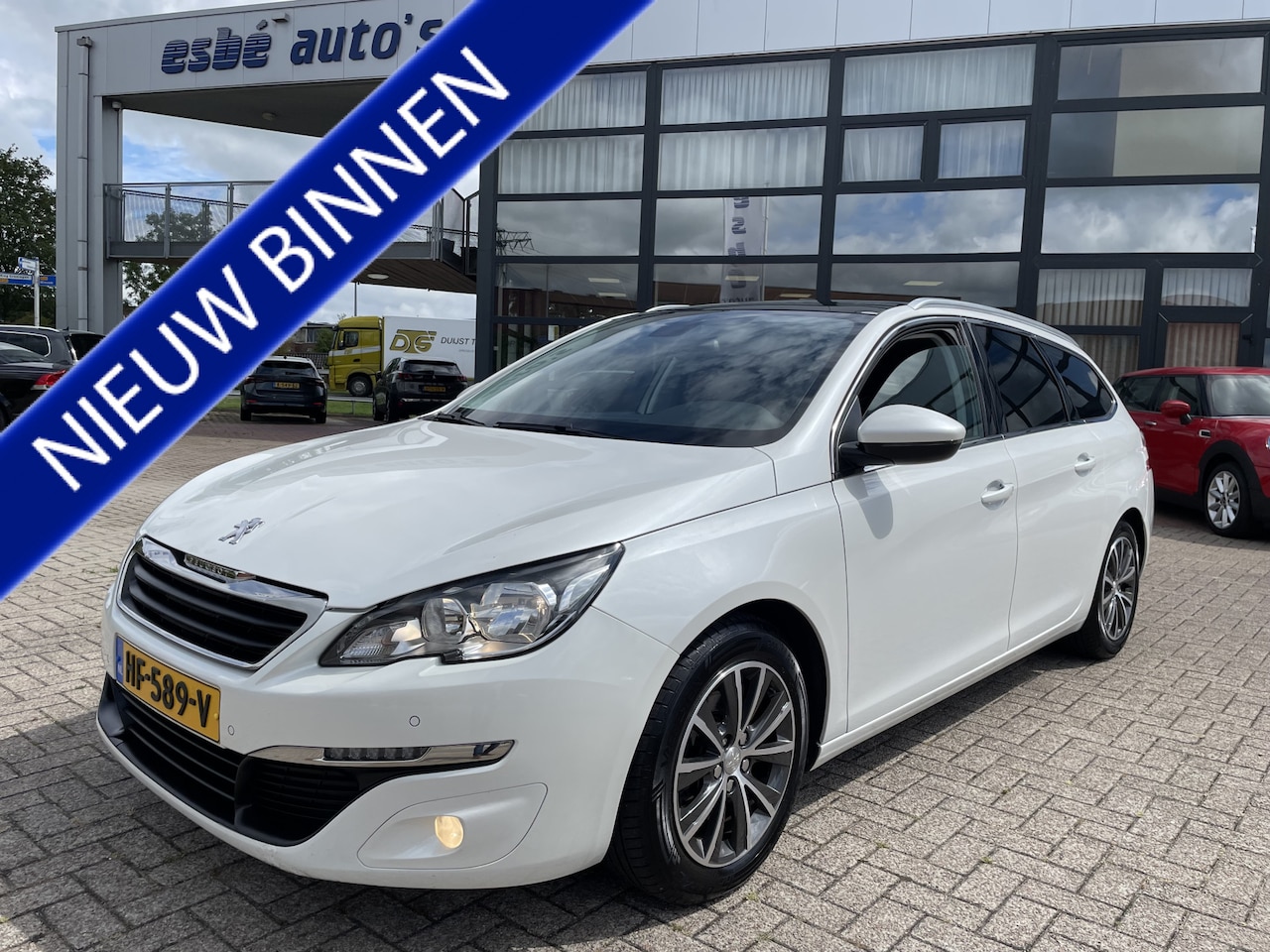 Peugeot 308 SW - 1.6 BlueHDI 120 pk Blue Lease Executive Pack Trekhaak Panoramadak Camera Parkeersensoren D - AutoWereld.nl