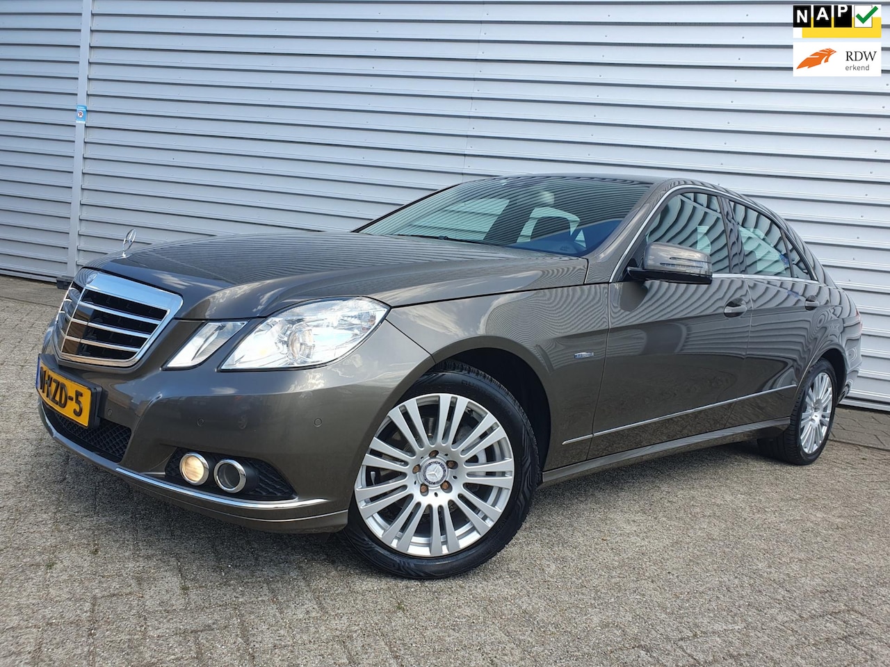 Mercedes-Benz E-klasse - 200 CGI Elegance Navi/Leder/Clima - AutoWereld.nl