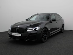 BMW 5-serie Touring - 530i M Sportpakket | Stuurwielrand Verwarmd | Comfort Access | Panoramadak | Driving Assis