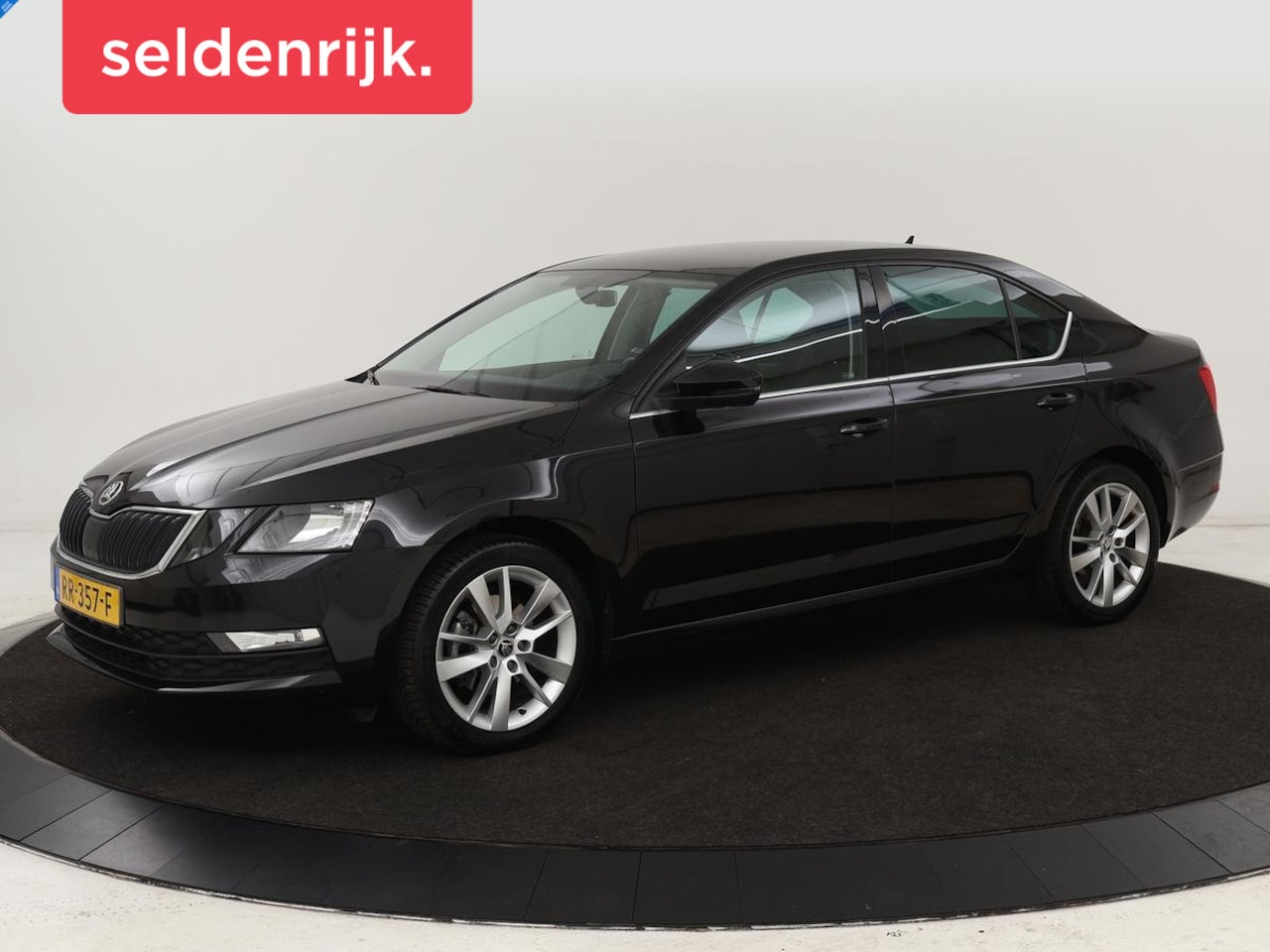 Skoda Octavia - 1.0 TSI Ambition | Stoelverwarming | Trekhaak | Half leder | Carplay | Navigatie | Sportst - AutoWereld.nl