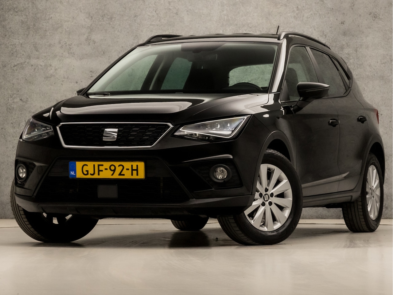 SEAT Arona - 1.0 TSI Xcellence Business Sport Automaat (GROOT NAVI, APPLE CARPLAY, PARKEERSENSOREN, CRU - AutoWereld.nl