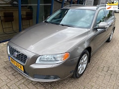 Volvo V70 - 2.5FT Momentum LEER / XENON / TREKHAAK