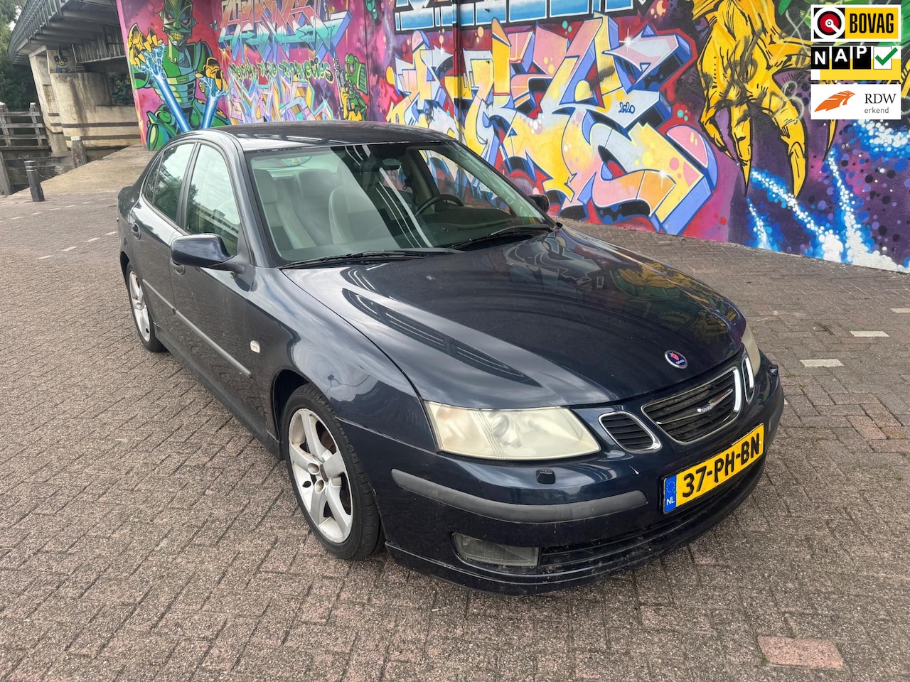 Saab 9-3 Sport Sedan - 2.0t Vector 1e eigenaar vol opties hele dikke auto veel facturen en boeken aanwezig - AutoWereld.nl