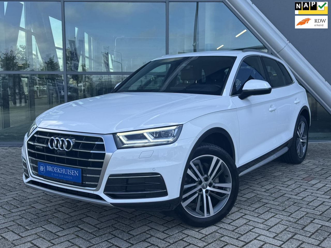 Audi Q5 - 2.0 TFSI quattro Sport S Line 252pk Standkachel / Stoelventilatie / Elek. Trekhaak / Lucht - AutoWereld.nl