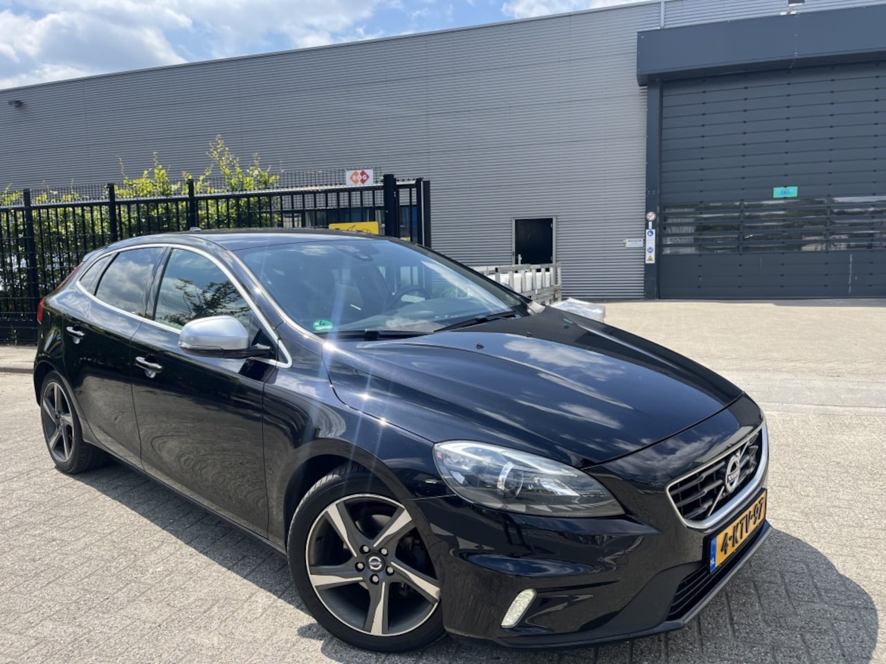 Volvo V40 - 1.6 D2 R-Design Xenon|Navigatie|Camera 2013 - AutoWereld.nl