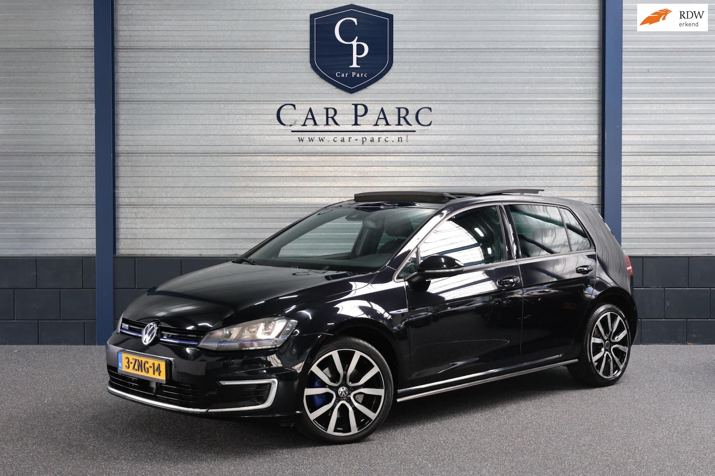Volkswagen Golf - 1.4 TSI GTE PLUG-IN HYBRIDE/LED/PANO/S.VERWARMING/LMV/CAM/LINE/ACC/ECC/12 MND GARANTIE! - AutoWereld.nl