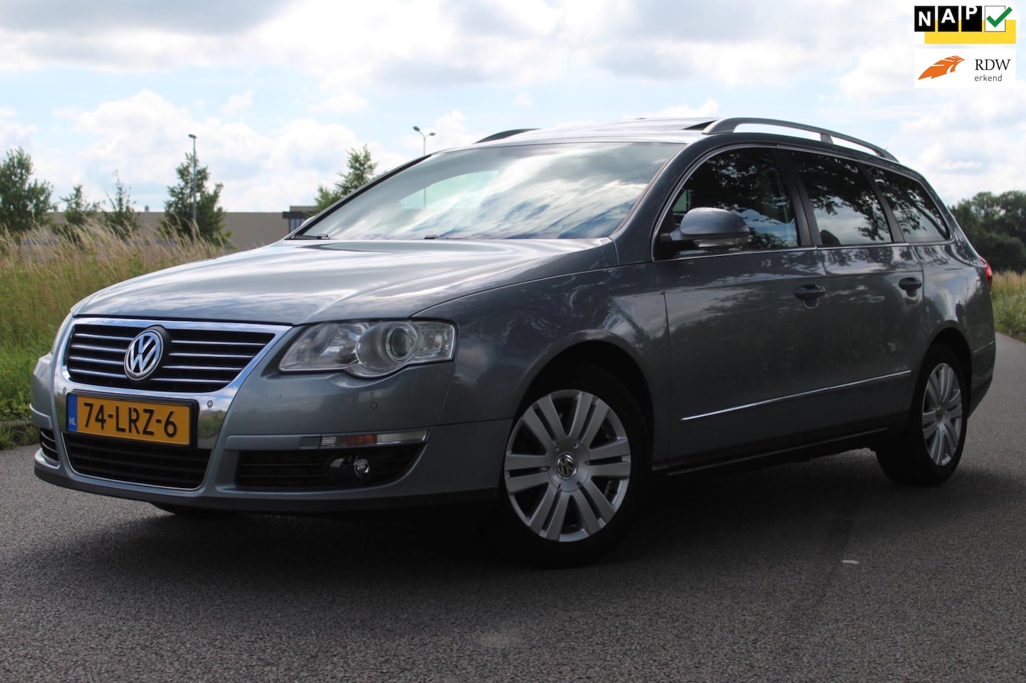Volkswagen Passat Variant - 1.4 TSI Highline BlueMotion 122 pk | NAVIGATIE | AUTOMAAT | SCHUIFKANTELDAK | STOELVERWARM - AutoWereld.nl