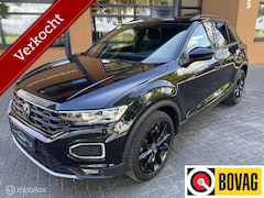 Volkswagen T-Roc - I 1.5 TSI DSG BlackStyle | Camera| Trekhaak | ACC