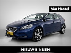 Volvo V40 - 2.0 T2 Ocean Race | PANORAMADAK | HARMAN KARDON | ACHTERUITRIJCAMERA | STOELVERWARMING | E