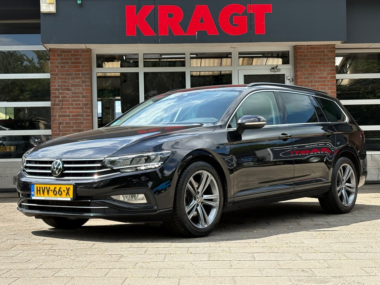 Volkswagen Passat Variant - Business 1.5 TSI 150 pk - Automaat - winterpack - trekhaak - LED - AutoWereld.nl
