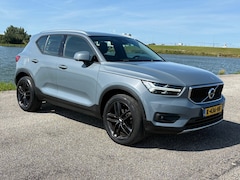 Volvo XC40 - 1.5 T3 R-Design/Aut/Navi/Nardo Grey/ECC/Vol Opties