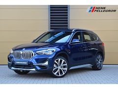 BMW X1 - sDrive20i VDL Nedcar Edition * X line * Panorama dak * Trekhaak * Head-up * Stoelverwarmin