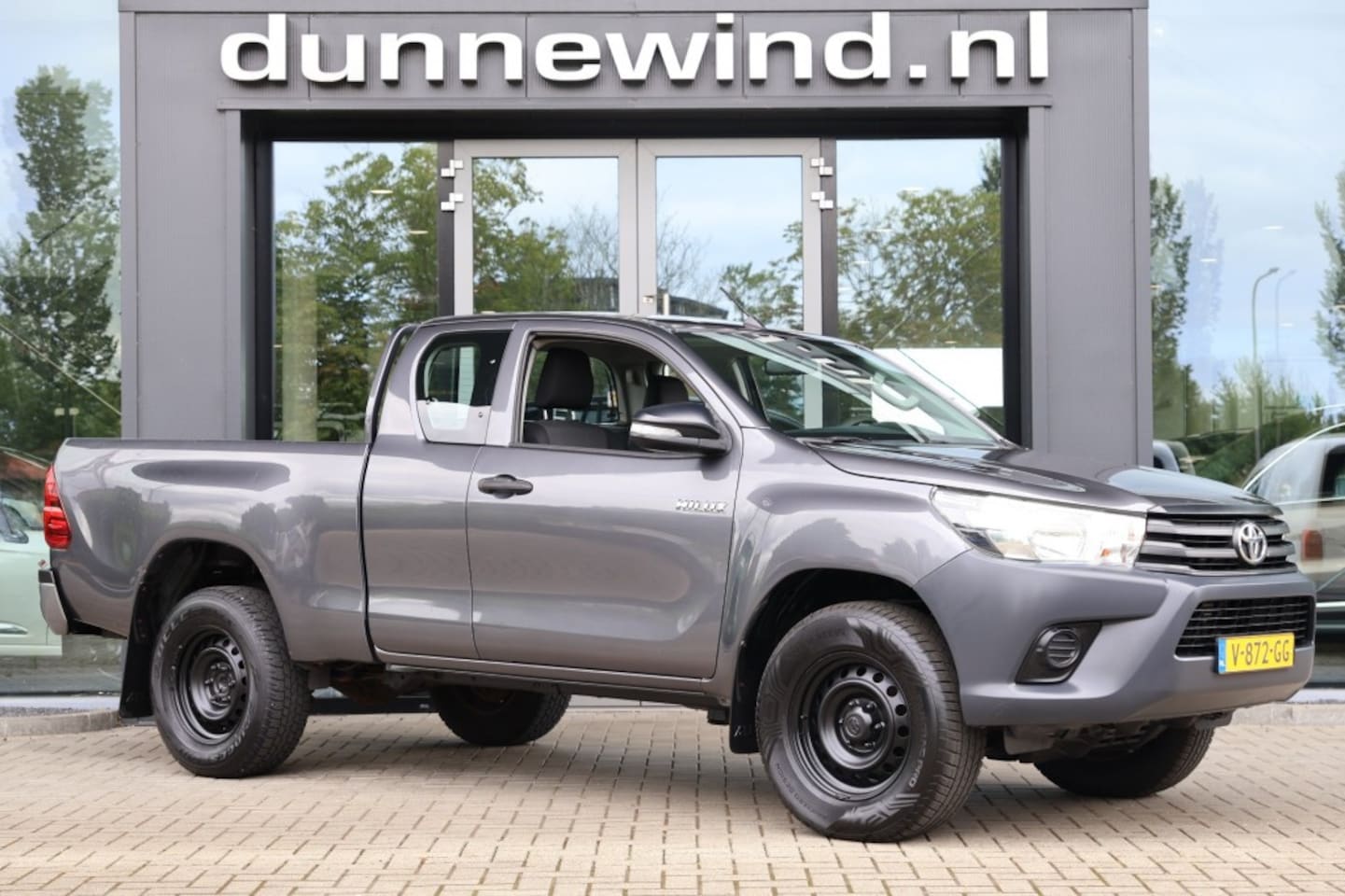 Toyota HiLux - 2.4D-4D-F Xtra Cab Cool Cofort *Bluetooth*Airco*Trekhaak* - AutoWereld.nl