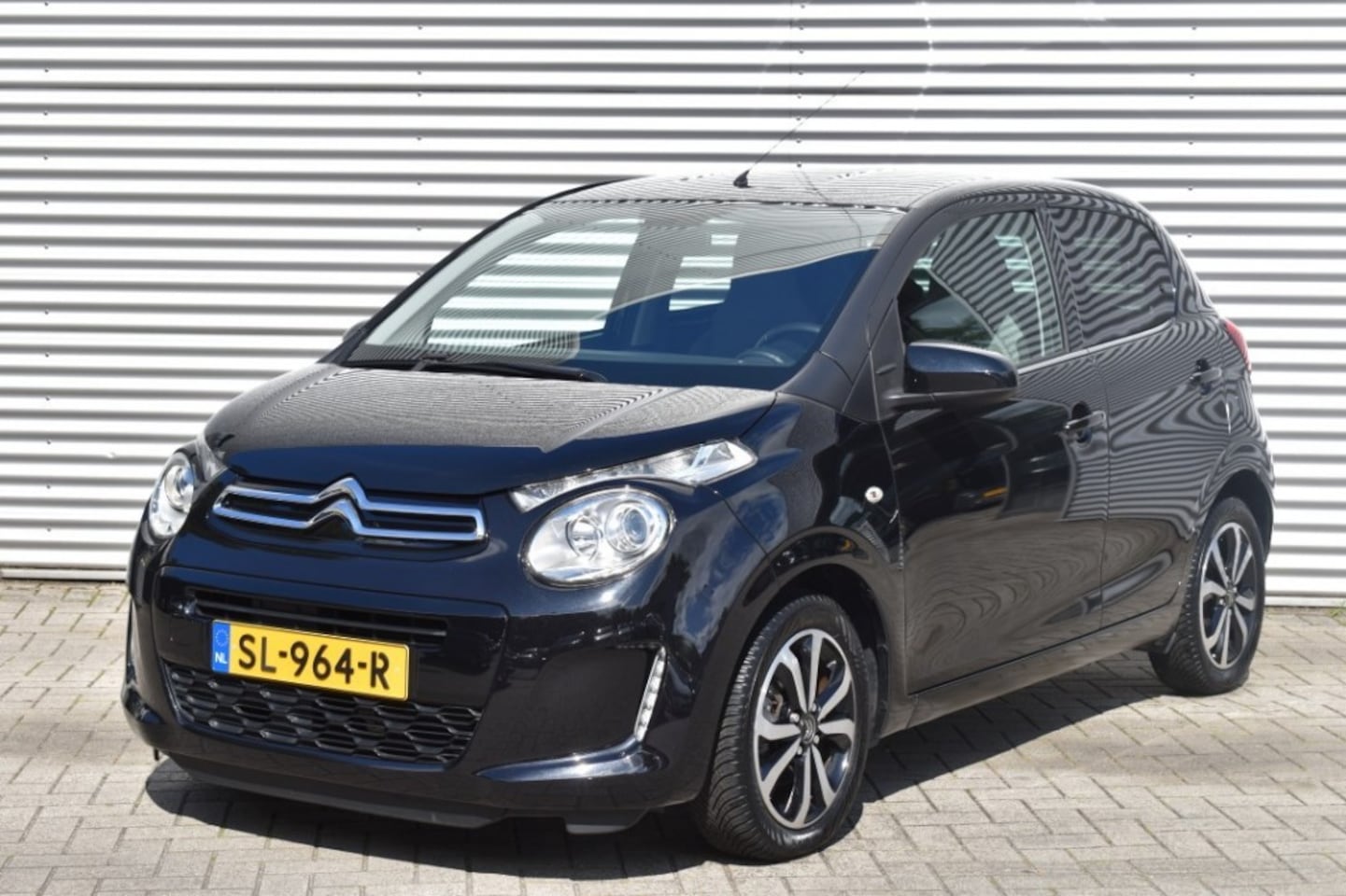 Citroën C1 - 1.0 5DRS. AUT. VTI SHINE / P.CAM. / 15 LM. / P.GLASS - AutoWereld.nl