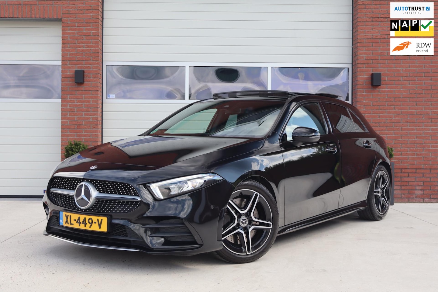 Mercedes-Benz A-klasse - 250 224pk Sport Motorsport Edition AMG - Panorama schuif/kantel dak - Sfeerverlichting - L - AutoWereld.nl