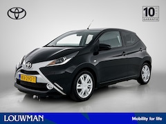 Toyota Aygo - 1.0 VVT-i x-play | Achteruitrijcamera | LM velgen | Privacy glass | MB