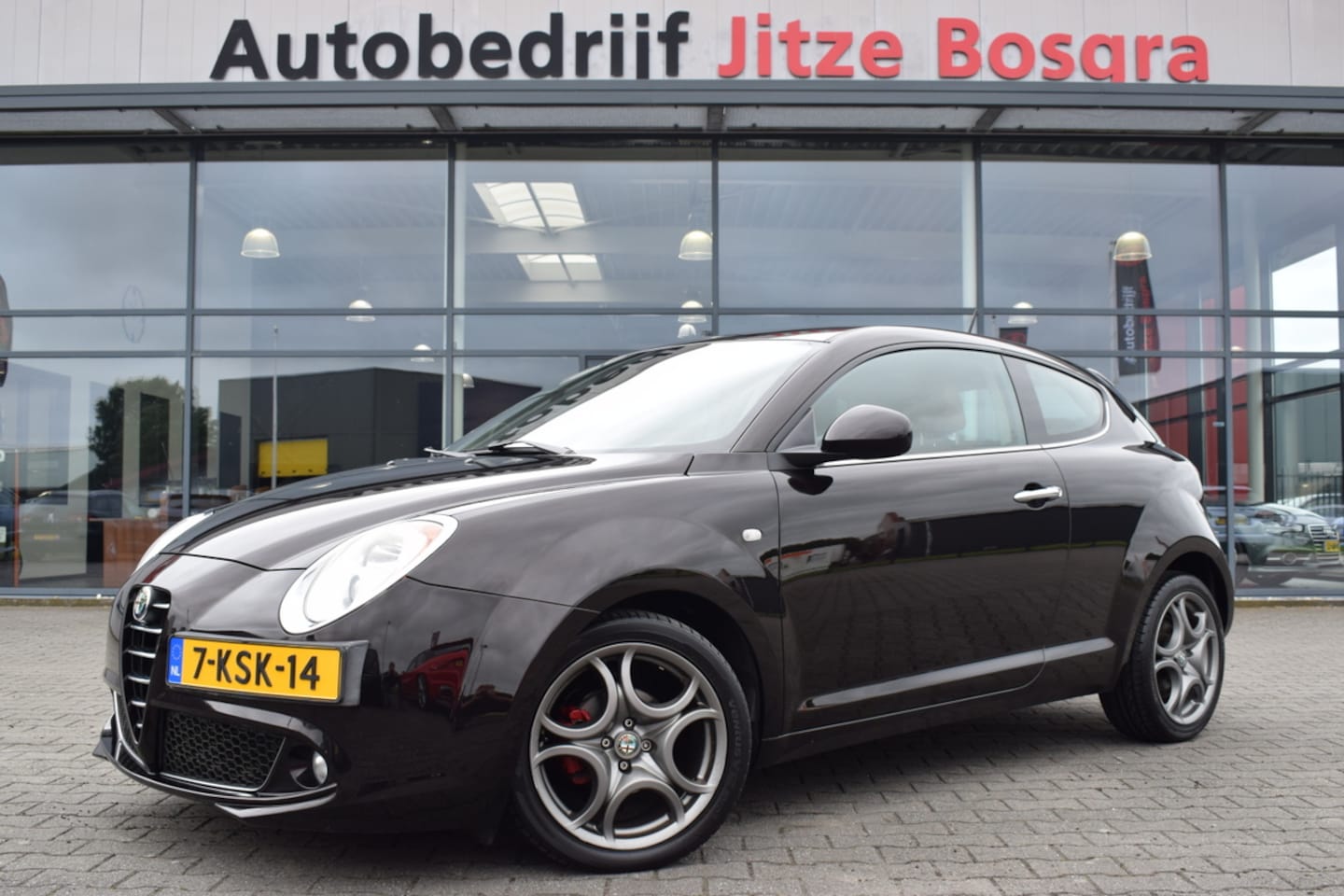 Alfa Romeo MiTo - 0.9 TwinAir Distinctive ECC | Bruin Leder | Telefonie | Sportstoelen | 17 Inch LMV - AutoWereld.nl
