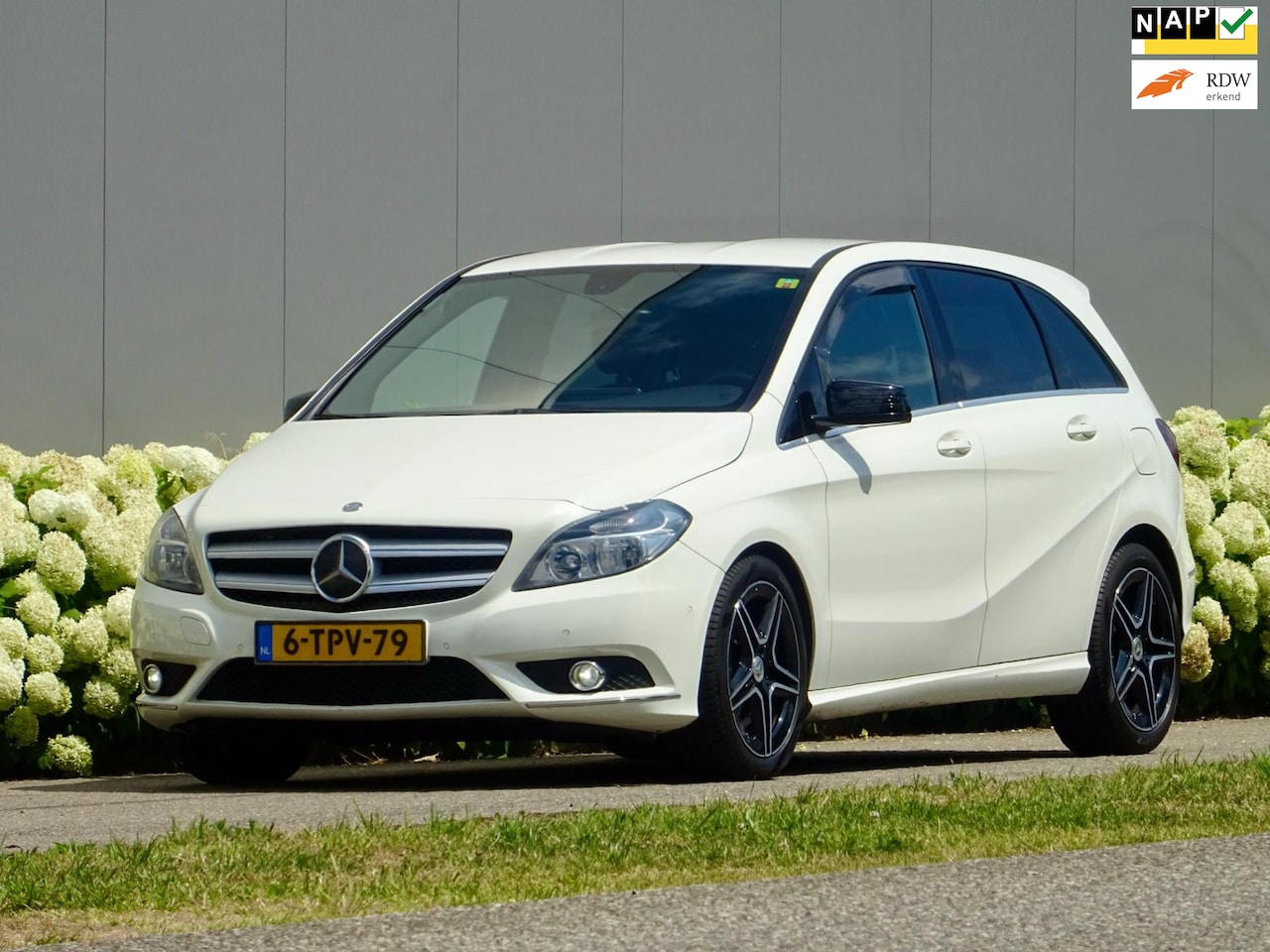 Mercedes-Benz B-klasse - 180 AMG Prestige // Scherm-Groot / apple car play - AutoWereld.nl