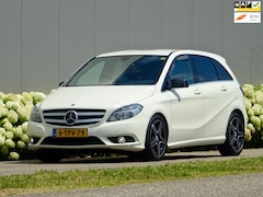 Mercedes-Benz B-klasse - 180 AMG Prestige // Scherm-Groot / apple car play