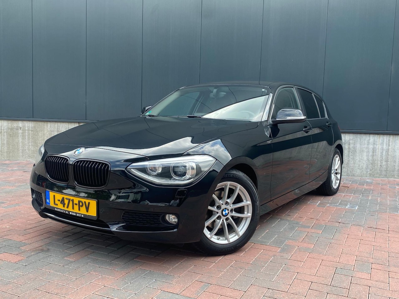 BMW 1-serie - 116i Executive * Airco * Achteruit sensor * Stoel verwarming * - AutoWereld.nl