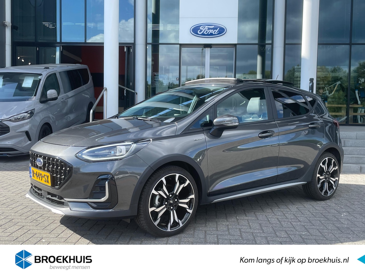 Ford Fiesta - 1.0 E.B. Hybrid Active Vignale | Automaat | Uniek! Alle opties! | Pano-dak | Full LED | Ha - AutoWereld.nl