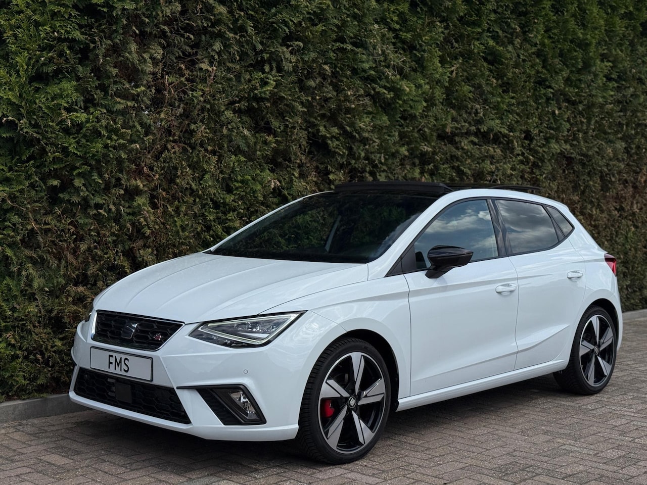 SEAT Ibiza - 1.0 TSI FR Panorama CarPlay Camera - AutoWereld.nl