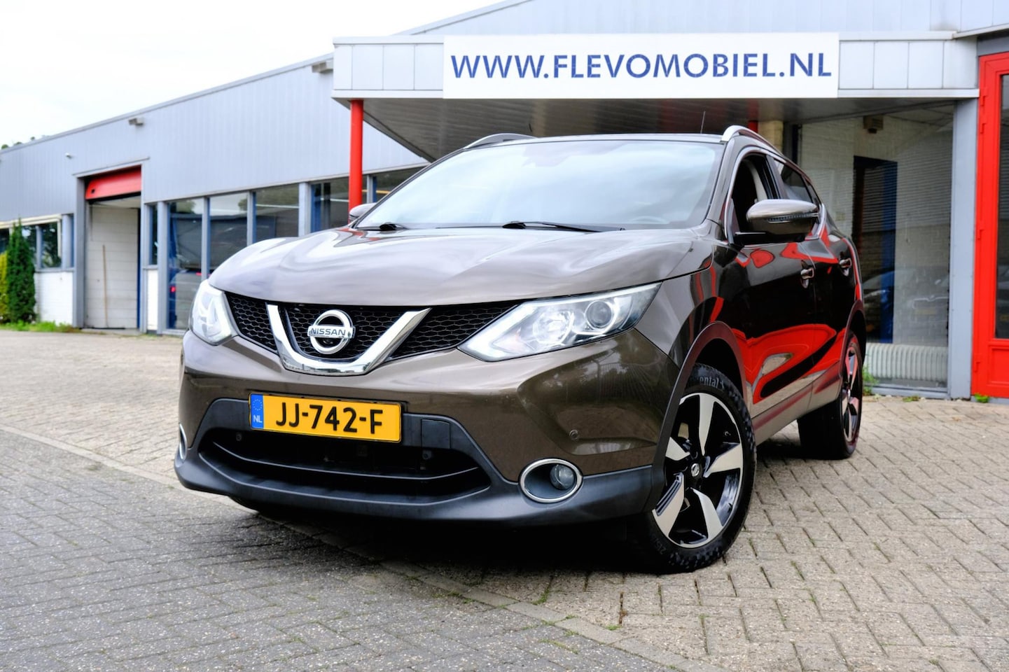 Nissan Qashqai - 1.2 N-Connecta Aut. Pano|DAB+|Clima|360 camera - AutoWereld.nl
