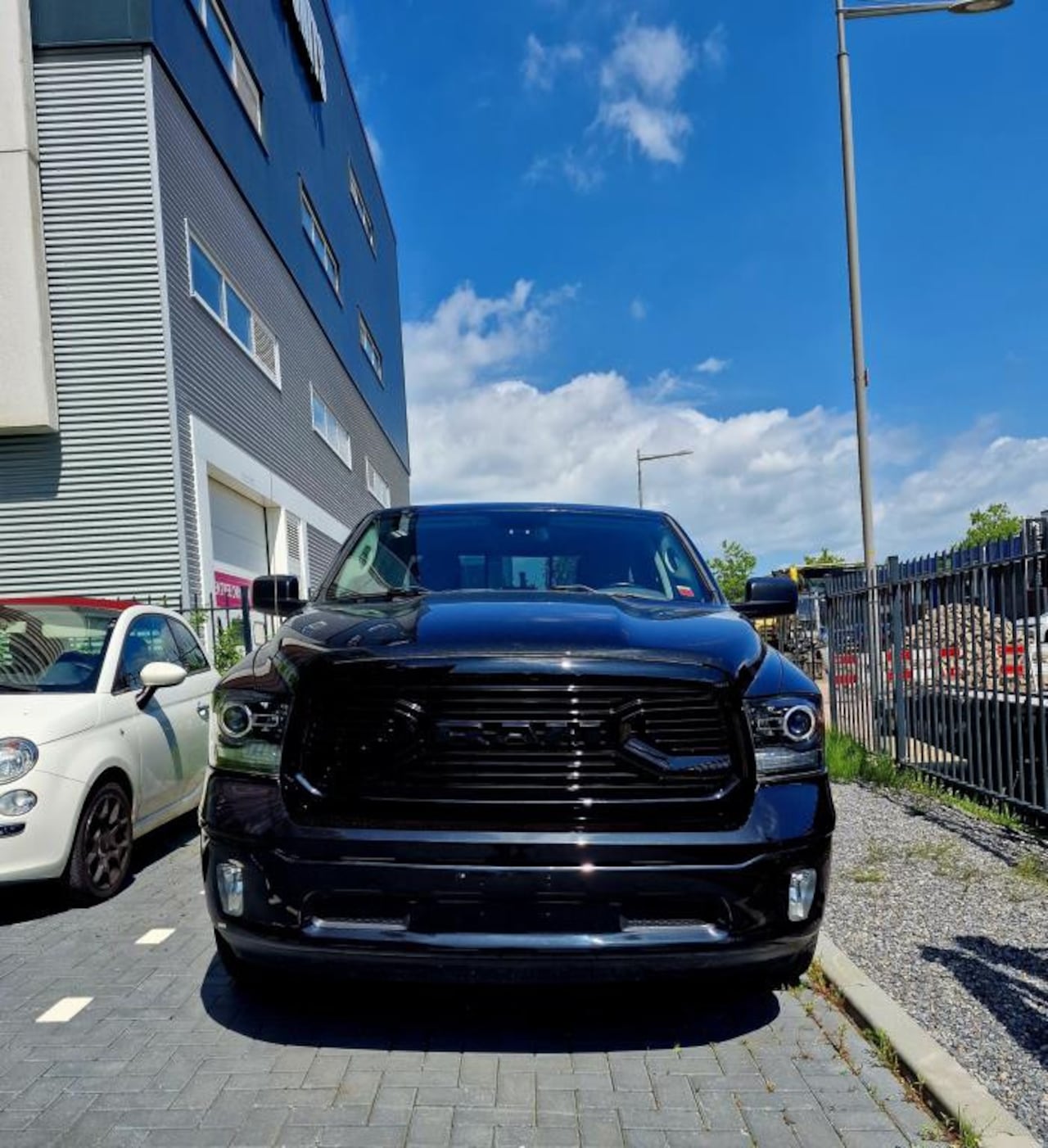 Dodge Ram 1500 - 5.7 V8 Quad Cab 6'4 5.7 V8 Quad Cab 6'4 - AutoWereld.nl