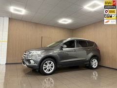 Ford Kuga - 1.5 EcoBoost Titanium * Trekhaak / Navigatie / Camera / Stoel- Stuurwielverwarming