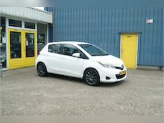 Toyota Yaris - 1.0 VVT-i Aspiration, Airco, Navi, Cruise, Camera, Nieuwe APK