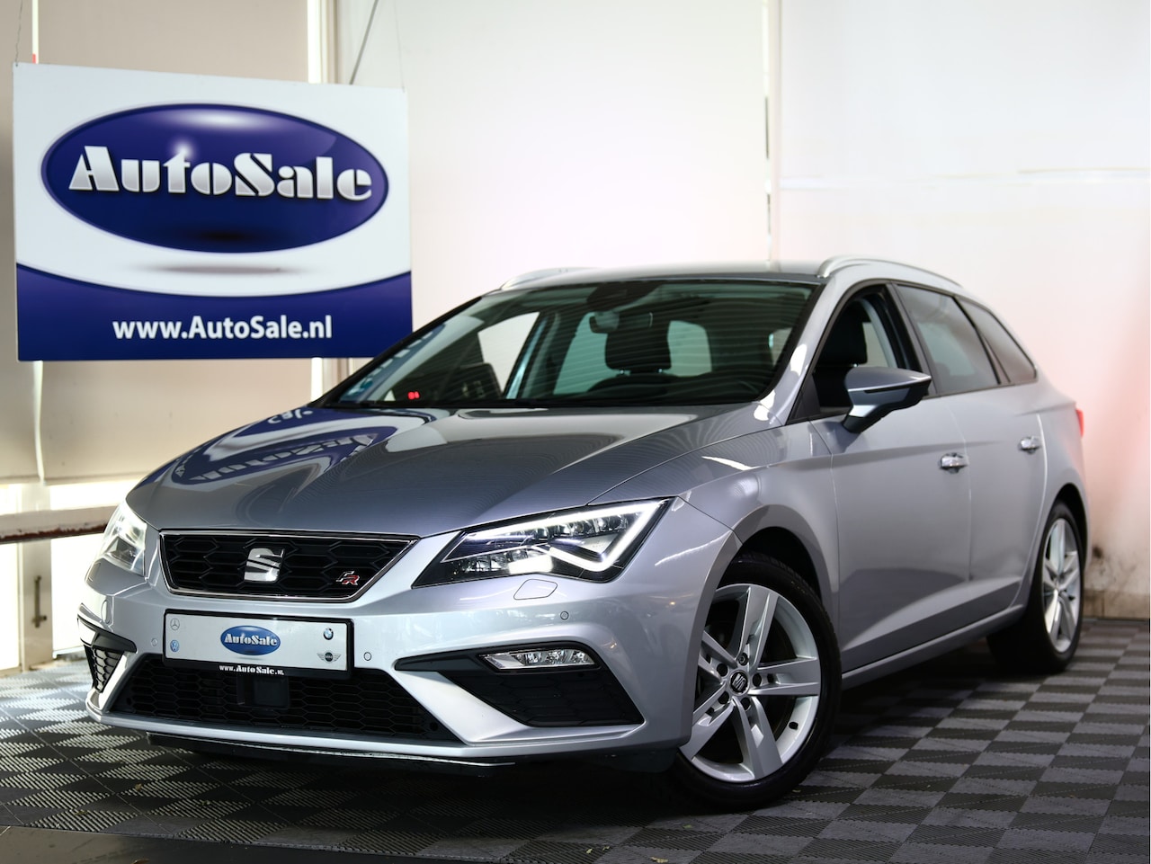 SEAT Leon ST - 1.4 EcoTSI FR DSG ACC SEATSOUND CARPLAY LEDER DAB '17 - AutoWereld.nl