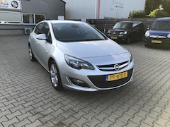 Opel Astra - 1.4 Turbo Business +