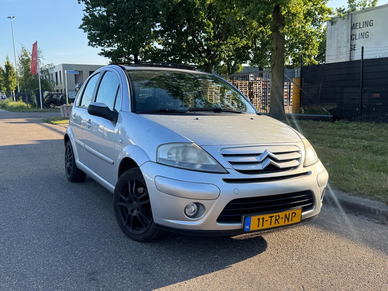 Citroën C3 - 1.4i-16V Exclusive PANORAMA/CLIMA/LMV/NIEUWE APK! - AutoWereld.nl