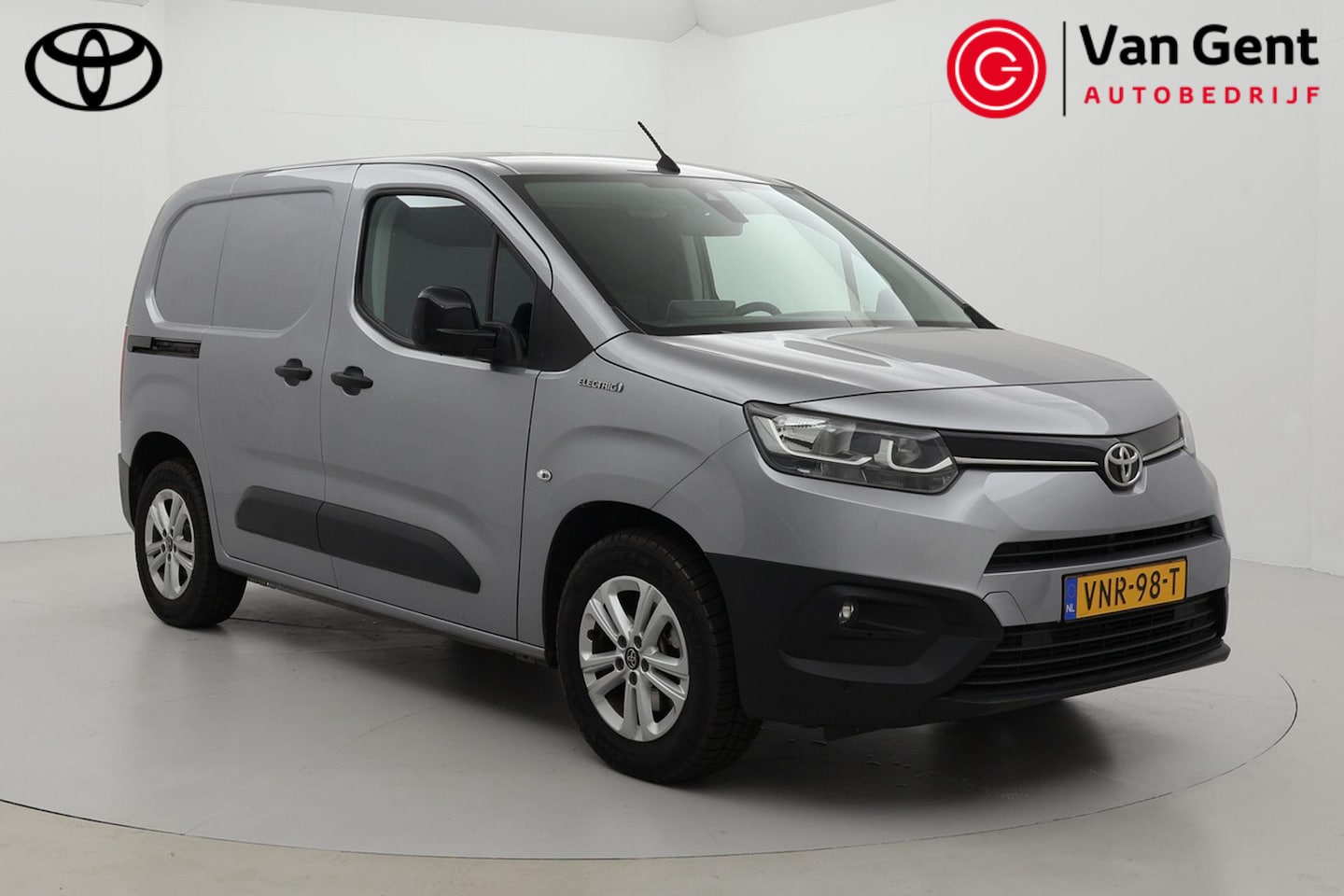 Toyota PROACE CITY Electric - First Edition 50 kWh | Trekhaak | Navigatie | Parkeersensoren voor/achter | Apple Carplay - AutoWereld.nl