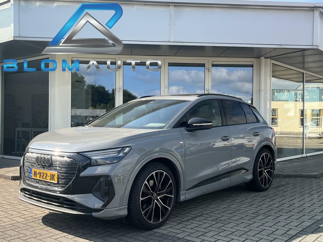 Audi Q4 e-tron - S Competition SCHUIFDAK+LED+ACC+CARPLAY+21'' - AutoWereld.nl