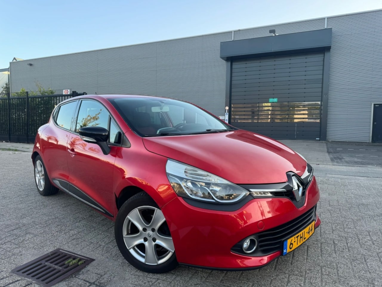 Renault Clio - 1.5 dCi Carplay|Youtube Expression 2014 - AutoWereld.nl