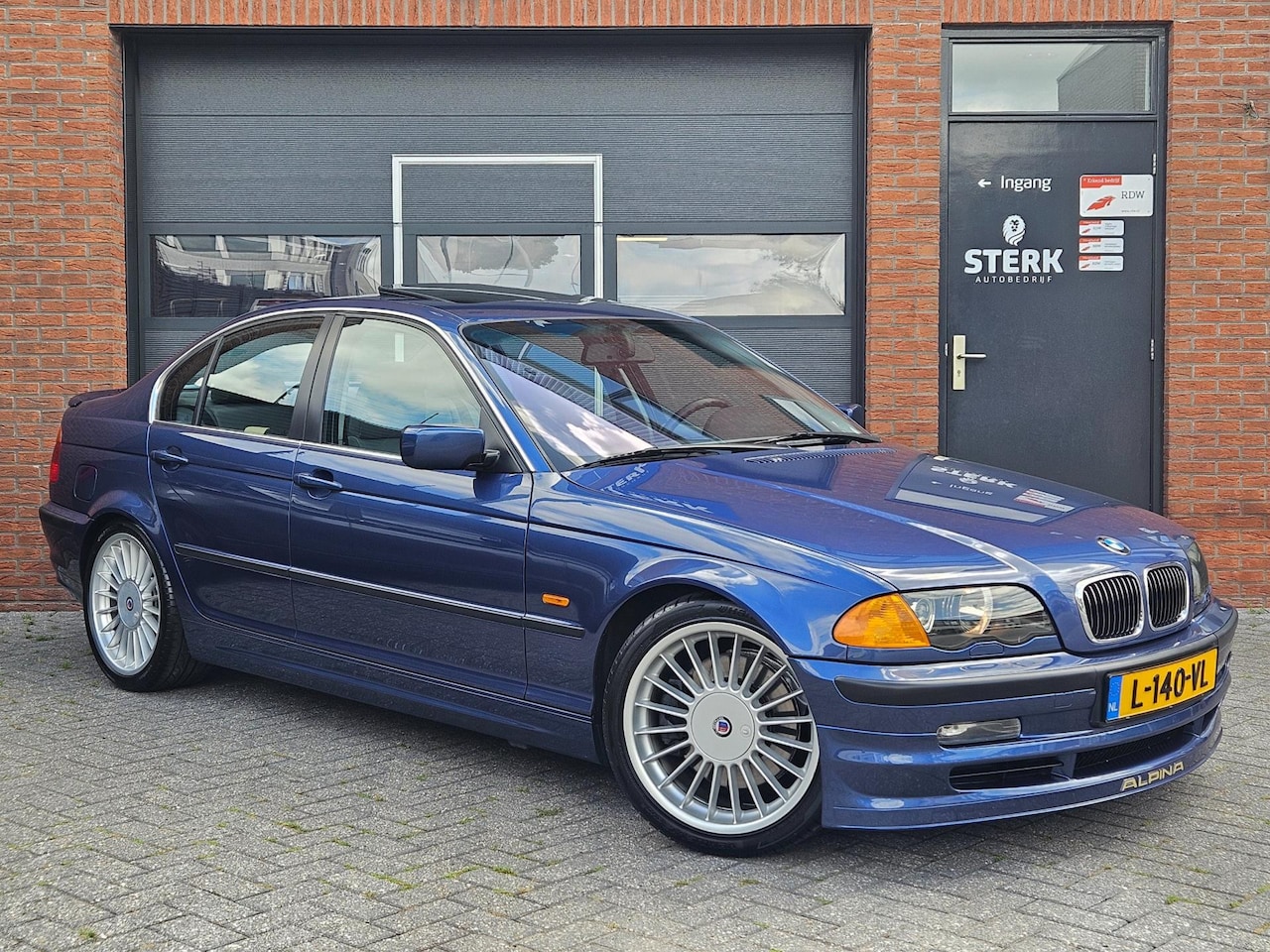 Alpina B3 - ALPINA 3.3 Leer Schuifdak Xenon - AutoWereld.nl