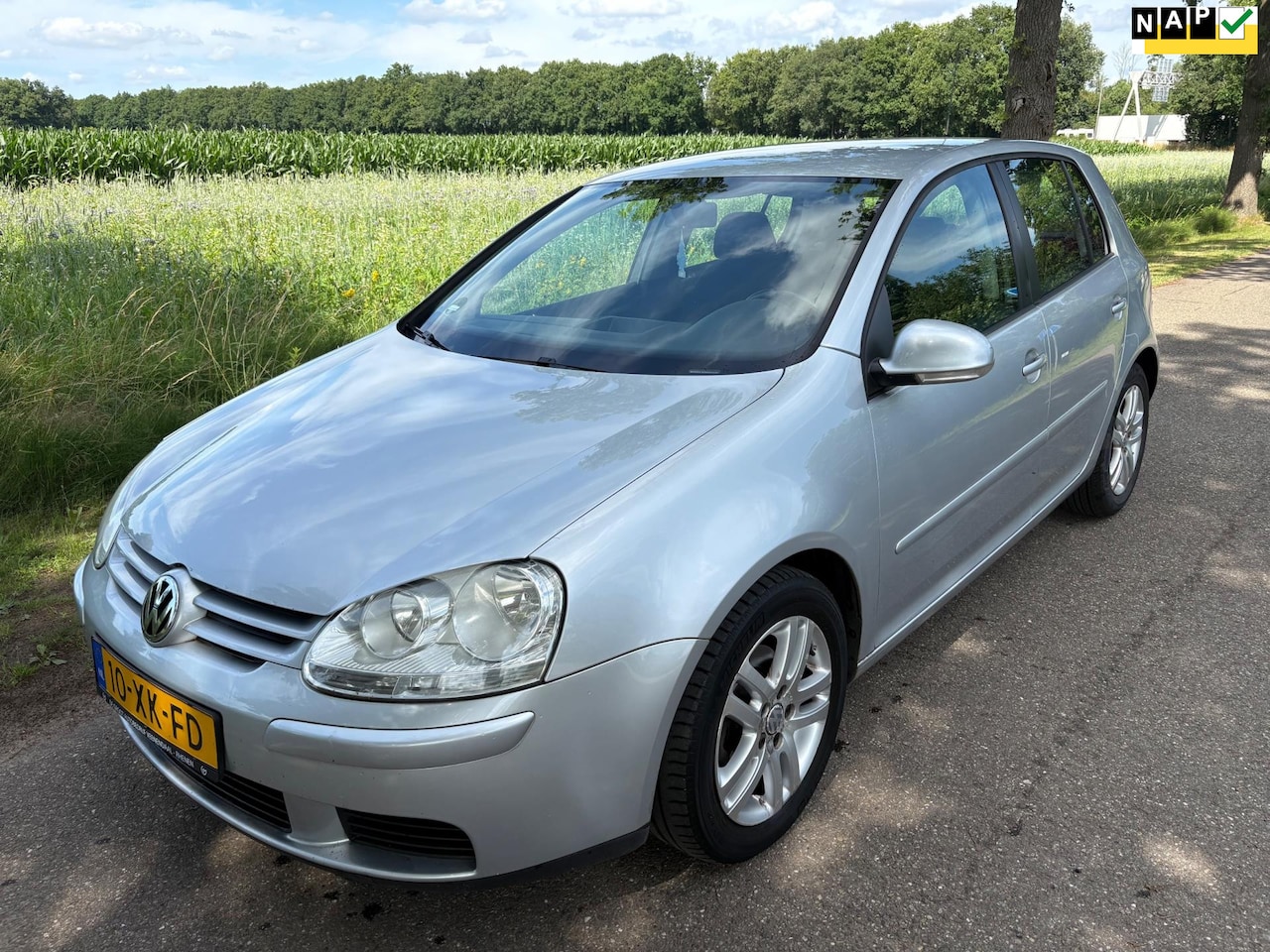 Volkswagen Golf - 1.6 FSI Optive 4 Automaat/5drs/Airco/APK/Navi - AutoWereld.nl