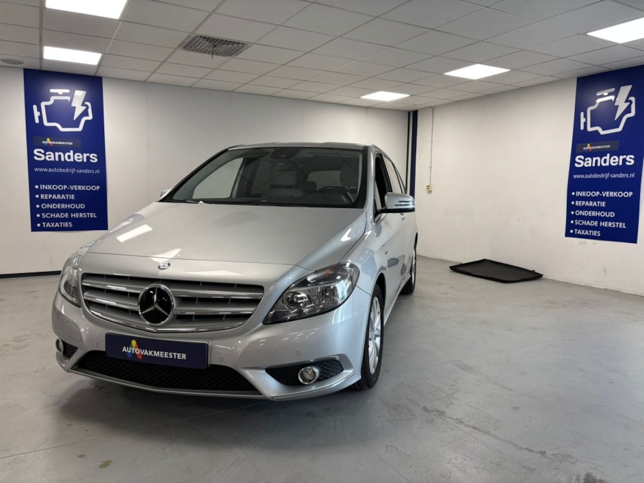 Mercedes-Benz B-klasse - 180 Ambition /AUTOMAAT/NAVI/CRUISE - AutoWereld.nl