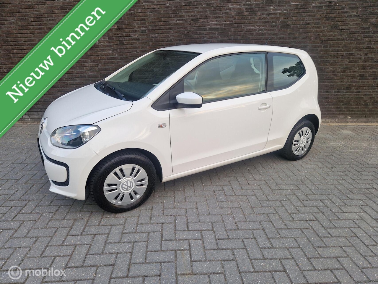 Volkswagen Up! - 1.0 high up! BlueMotion|Airco|Netjes| - AutoWereld.nl