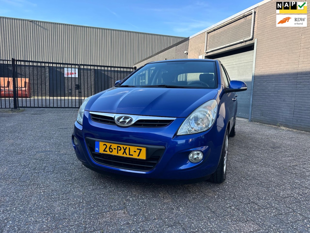Hyundai i20 - 1.2i i-Motion Airco Elek. Pakket APK NAP. - AutoWereld.nl