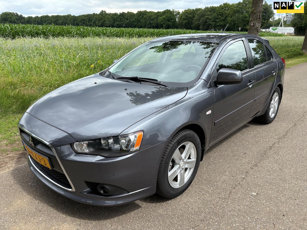 Mitsubishi Lancer Sportback - 1.5 Edition One Airco/Lichtmetaal/Centraal/Boekjes - AutoWereld.nl